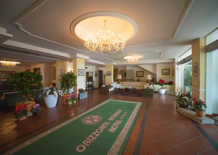 Orizzonte فندق