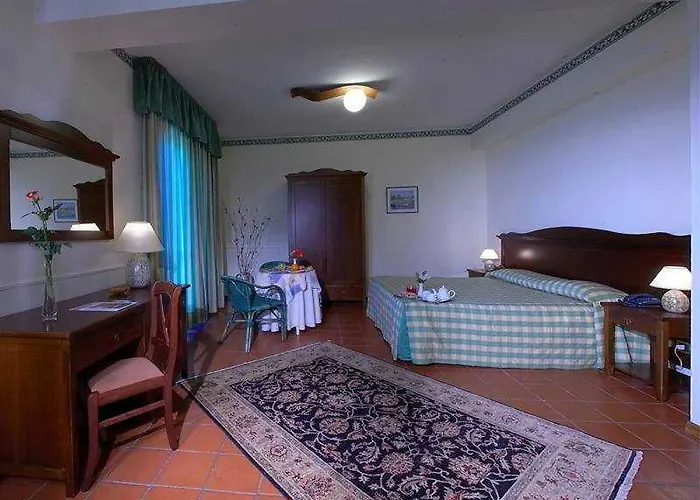 Orizzonte فندق أتشيريالي